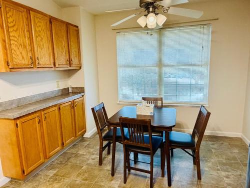 Premier 3BR Retreat - CVNP, Blossom & Boston Hills in كيوياهوجا فالز