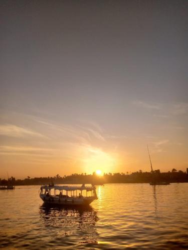 Nile Sunrise Flats And Rooms 2