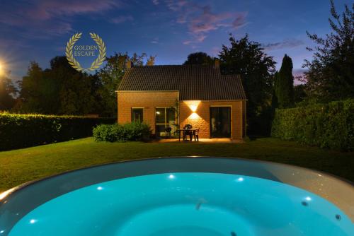  Goldenescape 6P Vip cottage met royale tuin en Hottub in Ewijk