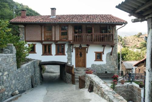  El Mijolar Apartamentos, Pension in Armaño bei Linares