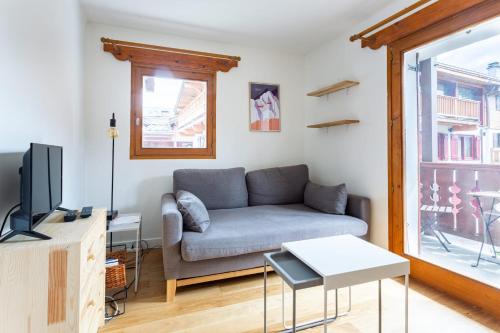 Very Bright Cocoon With Balcony Near The Slopes – khách sạn tại Le Praz