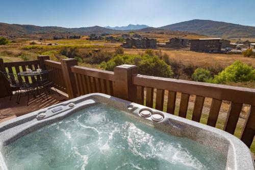 Snowbasin Haven LS42 Pool Ski & Snowboard in Hantsvila (UT)