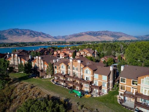 Snowbasin Haven LS42 Pool Ski & Snowboard in Hantsvila (UT)