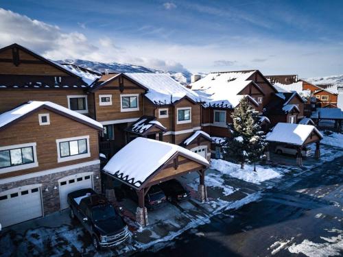 Snowbasin Haven LS42 Pool Ski & Snowboard in Hantsvila (UT)