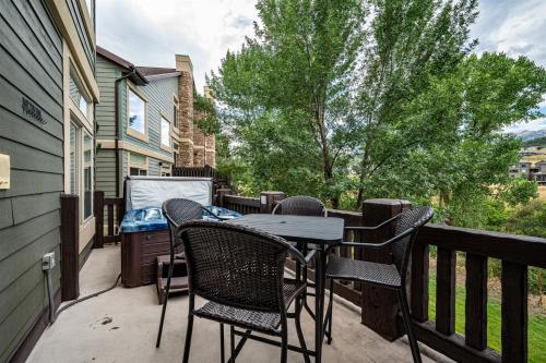 Heavens Gate LS48 Ski Retreat Hot Tub & Views in Hantsvila (UT)
