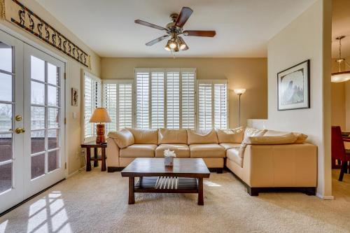 3 Mi to Sabino Canyon! Snowbird Escape w/ Pool in Catalina Dombok