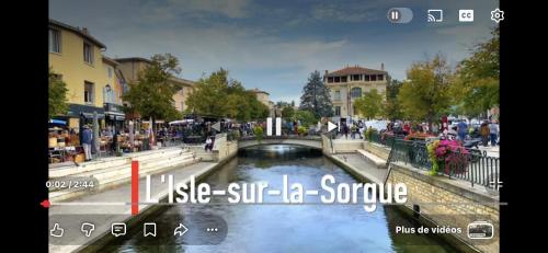 Location grand studio centre ville Isle sur la sorgue