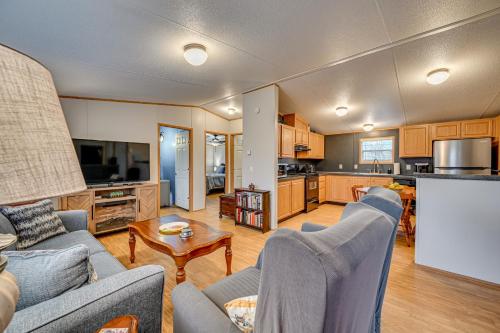 Boat, Fish, Hike & Explore: Cozy Home in Bronston in Burnside (KY)
