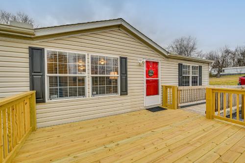 Boat, Fish, Hike & Explore: Cozy Home in Bronston in Burnside (KY)