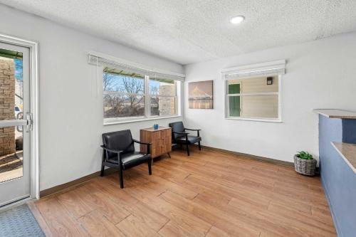 Előcsarnok, Birch Hill Suites Kansas City Independence, MO in Independence (Missouri)