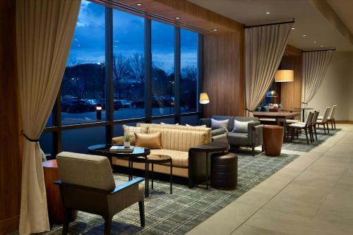Bar/lounge, Marriott Kansas City Overland Park in Overland Park (KS)