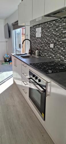 Holly's Flat Close to Ferry And EV — other in 44 John Sims Drive, Wellington, 6035, New Zealand