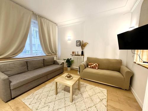 Bright haven between Champs lyse and Trocadero - image 10