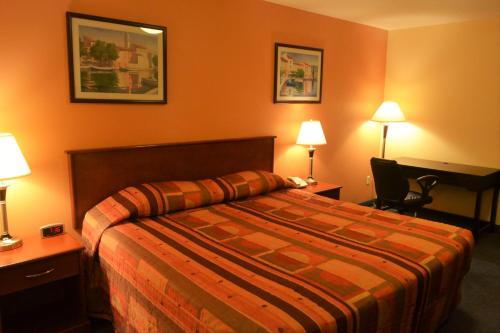 Aurora Park Inn & Suites