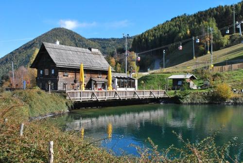 Зовнішній вигляд готелю, 90m2 Apartment Semmering near slope in Земмерінґ