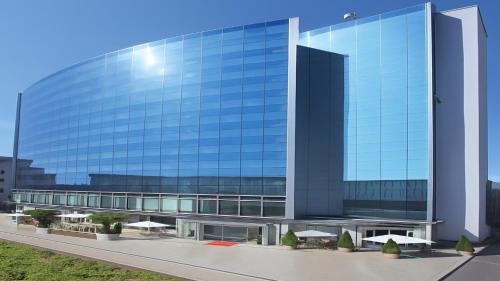 Holiday Inn Cottbus by IHG - Tap to explore photos