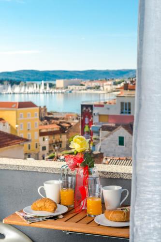 Apartment Kokolo with sea view, Split (photo 6)