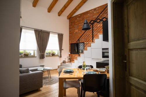 2 bedrooms, 4 beds