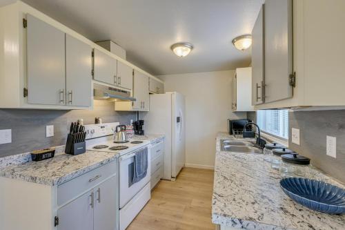 Dog-Friendly Townhome Near Stillaguamish River! in Arlington (WA)