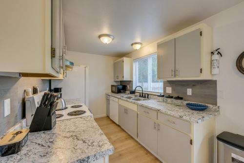 Dog-Friendly Townhome Near Stillaguamish River! in Arlington (WA)