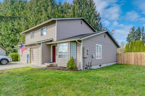 Dog-Friendly Townhome Near Stillaguamish River! in Arlington (WA)