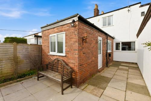 花園, Chester Contractor House, Sleeps 7, Saltney, Games in 切斯特郊區