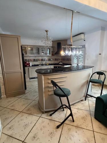 Oran appartement a 600 m du boulvard des lion in Bir El Djir