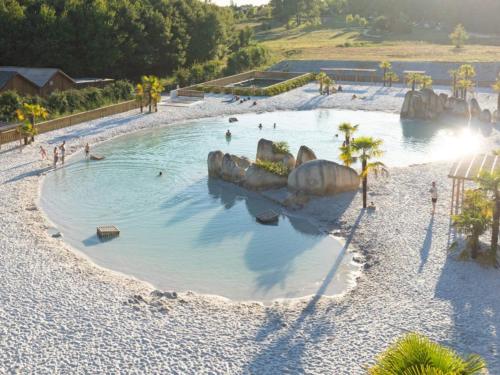 Spacieux Chalet 54m² pour 6 au Domaine de Dienné - API-1-52-1347 (Spacieux Chalet 54m² pour 6 au Domaine de Dienne - API-1-52-1347) in Lhommaizé