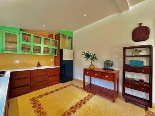Holiday Villa 6BR Beachside by HÙA Homes - image 3