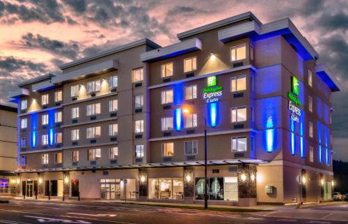 Holiday Inn Express & Suites Victoria-Colwood by IHG