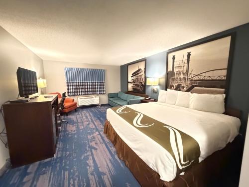 . Northwood Inn - Prairie Du Chien