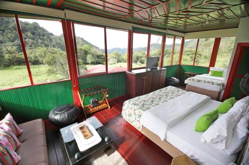 1 king bed, 2 twin beds, 2 sofa beds
