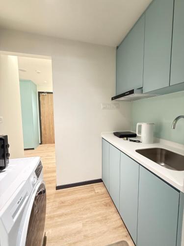 Kitchen, Bloom apart-hotel in Serangoon