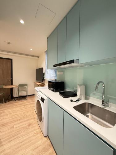 Kitchen, Bloom apart-hotel in Serangoon
