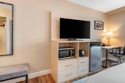 2 double beds