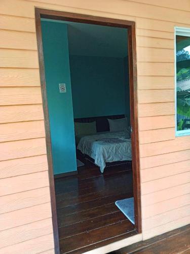 Lung peiyk homestay in อ่าวคลองหิน