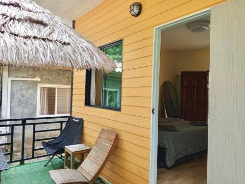 Lung peiyk homestay in อ่าวคลองหิน