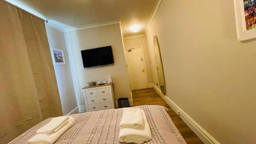 Euro Bar and Hotel Room Type - King Room