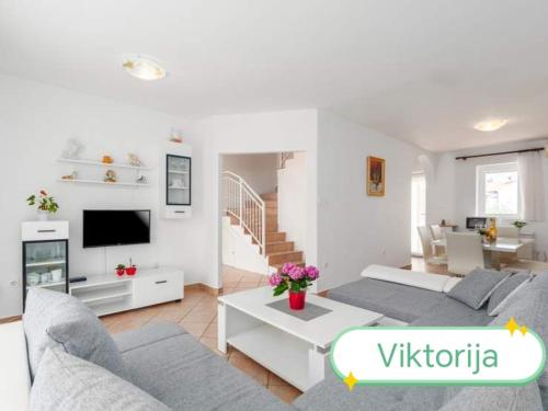 Viktorija – khách sạn tại Brulo