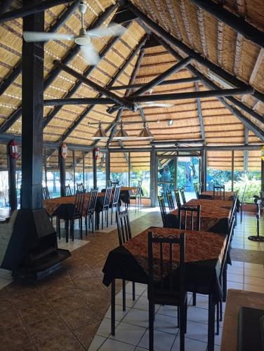Restauracja, Sarusungu River Lodge in Rundu