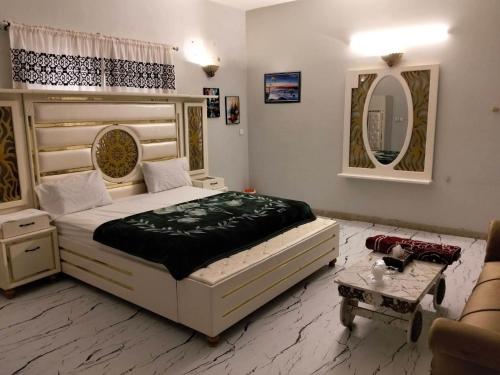 Family Guest House - image 4