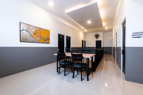 VOYARA HOTEL in Kosambi