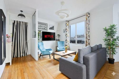 Le Marais 1 Bedroom Apartment NetFlix