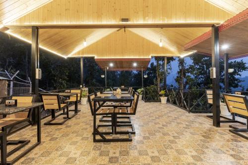 River and Roots Resort in Galajwari