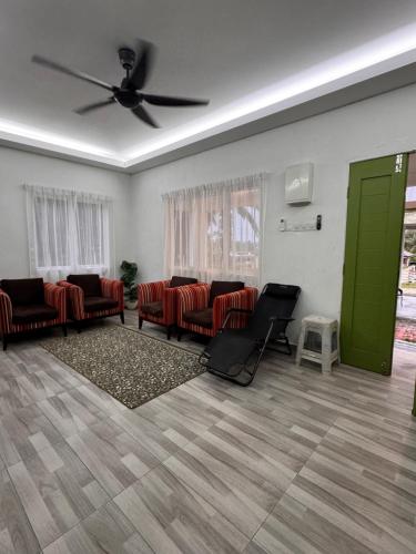 KEBUNPURI - STUDIO HOUSE 2rooms 1 btrooms HOMESTAY KEBUN KOMPAK MERLIMAU PASIR in Merlimau