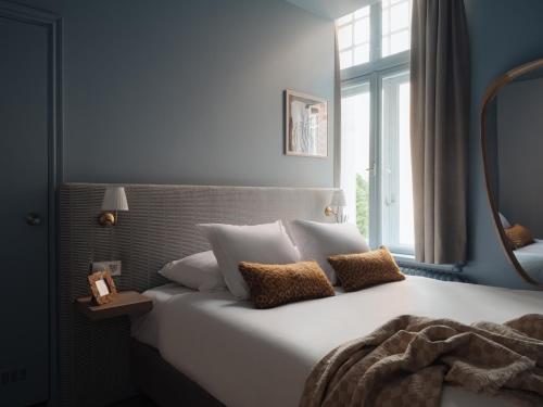 room detail thumbnail 1