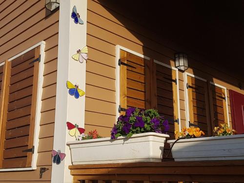 Зручності, The Butterflies Wood House in Центр міста Герцлія