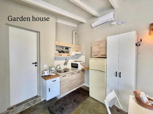 Aggelou Apartments-10 min from Athens airport in 雅典國際機場