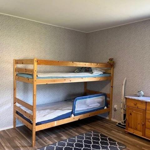 Family-friendly farm Stuga in Los