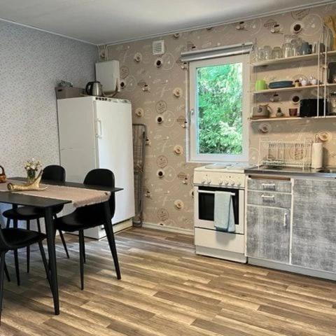Family-friendly farm Stuga in Los